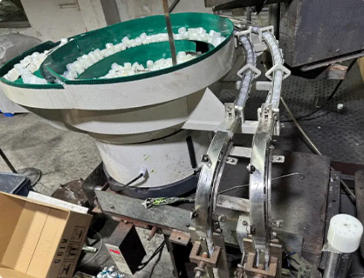 Xinyu Tube component feeding equipment on the production floor